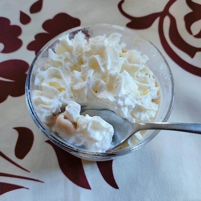 Le vacherin glacé marron poire une verrine de fête